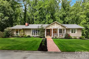 711 Oak Terrace Ln, Hendersonville, NC 28791 - Photo 1