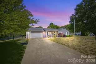 129 Salem Meadow Dr, Statesville, NC 28625 - Photo 1