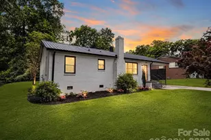 1344 12th Ave NE, Hickory, NC 28601 - Photo 1