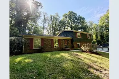 845 Cherokee Place SW, Lenoir, NC 28645 - Photo 1