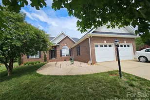 4613 19th St Ct NE, Hickory, NC 28601 - Photo 1