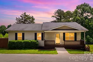 30 Lakeside Ave, Granite Falls, NC 28630 - Photo 1