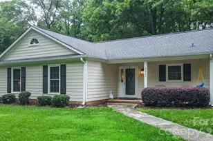 2425 Turnberry Ln, Charlotte, NC 28210 - Photo 1