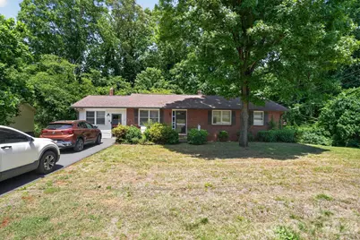 2291 19th Avenue NE, Hickory, NC 28601 - Photo 1