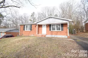 924 Edgegreen Dr, Charlotte, NC 28217 - Photo 1