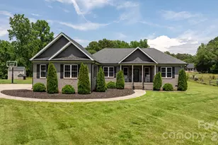 1100 Rainbow Dr, Mount Holly, NC 28120 - Photo 1