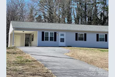 1122 28th Street SW, Hickory, NC 28602 - Photo 1