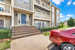 1624 Arlyn Cir, Charlotte, NC 28213 - Photo 1