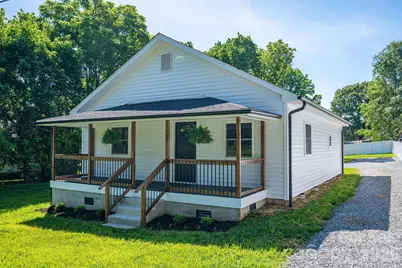 733 S Grove Street Extension, Lincolnton, NC 28092 - Photo 1