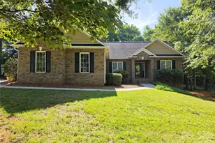 1700 Sassafras Ln, Newton, NC 28658 - Photo 1