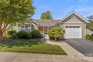 237 Charlestown Dr, Hendersonville, NC 28792 - Photo 1