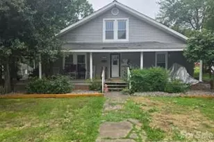 427 E Mills Ave, Mooresville, NC 28115 - Photo 1