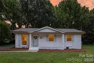 4408 Ivanhoe Pl, Charlotte, NC 28205 - Photo 1