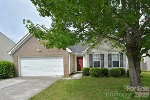6710 Goldenwillow Dr, Charlotte, NC 28215 - Photo 1