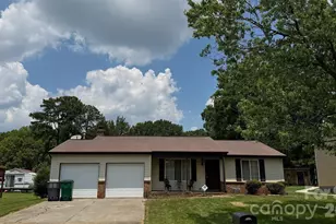 3216 Berrybush Ct, Charlotte, NC 28269 - Photo 1