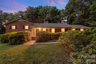 221 Kingsway Cir, Charlotte, NC 28214 - Photo 1