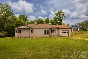 115 Church St, Burnsville, NC 28714 - Photo 1