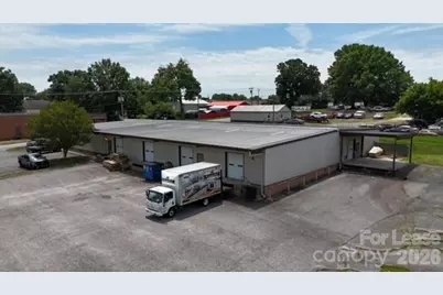 909 10th Street NE, Hickory, NC 28601 - Photo 1