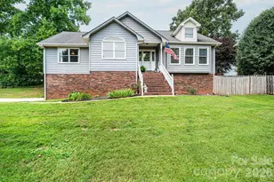 4158 Arrowhead Dr NE, Hickory, NC 28601 - Photo 1