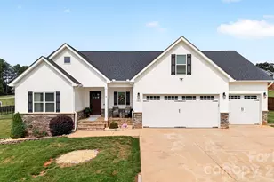 192 Staffordshire Dr, Statesville, NC 28625 - Photo 1
