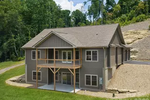 105 Sheila Wynne Dr, Hendersonville, NC 28732 - Photo 1