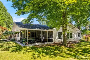 106 Skyway Dr, Hendersonville, NC 28739 - Photo 1