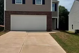 2102 10th St SE, Hickory, NC 28602 - Photo 1