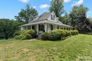 54 Louisiana Ave, Saluda, NC 28773 - Photo 1