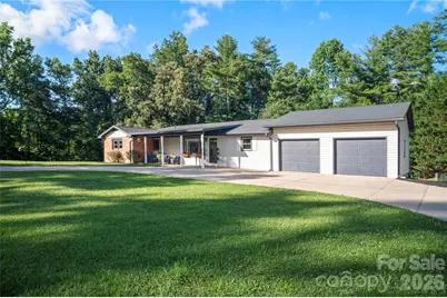 98 N Pinecrest Lane, Hendersonville, NC 28739 - Photo 1
