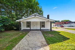 718 11th St Pl NW, Hickory, NC 28601 - Photo 1