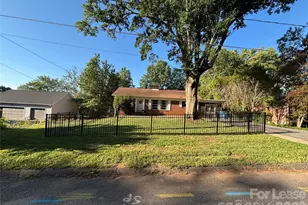 1921 4th Ave NW, Hickory, NC 28601 - Photo 1