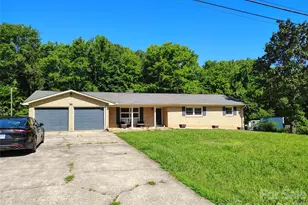 213 Lakeview Dr, Harrisburg, NC 28075 - Photo 1