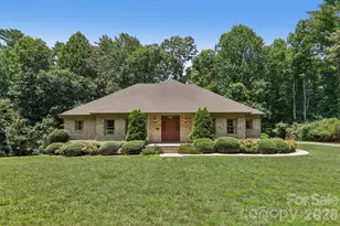 208 Arbor Ln, Hendersonville, NC 28791 - Photo 1