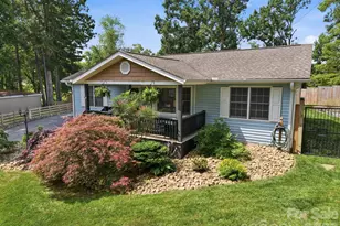 220 Bradshaw Ave, Hendersonville, NC 28792 - Photo 1
