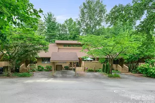 303 White Oak Dr, Hendersonville, NC 28791 - Photo 1