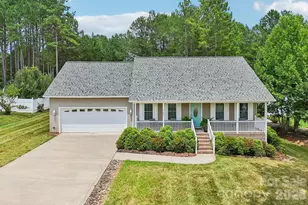 2182 Evergreen Dr, Newton, NC 28658 - Photo 1