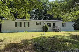 556 Gilbert Rd, Columbus, NC 28722 - Photo 1