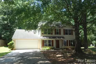 8037 Shiny Meadow Ln, Charlotte, NC 28215 - Photo 1