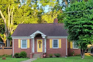 1024 8th St NE, Hickory, NC 28601 - Photo 1