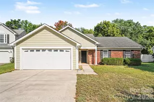 12109 Landing Green Dr, Charlotte, NC 28277 - Photo 1