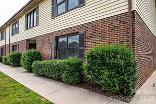 525 12th Street SW, Hickory, NC 28602 - Photo 1