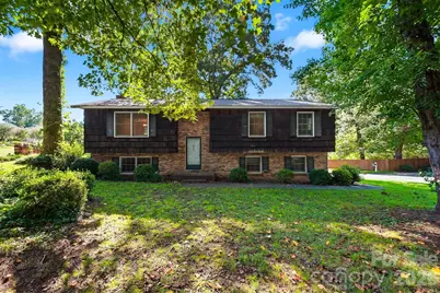 1650 12th Street Drive NW, Hickory, NC 28601 - Photo 1
