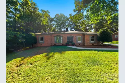 1240 10th Street Lane NW, Hickory, NC 28601 - Photo 1