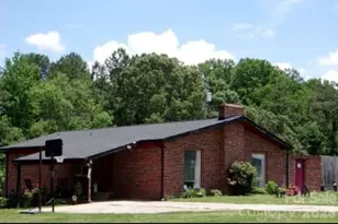168 Kings Dr, Forest City, NC 28043 - Photo 1