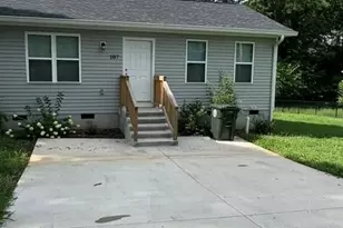 107 W F St, Newton, NC 28658 - Photo 1