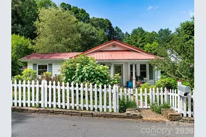 152 E Marshall Street, Waynesville, NC 28786 - Photo 1