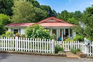 152 E Marshall St, Waynesville, NC 28786 - Photo 1