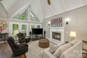 128 Overlook Dr, Flat Rock, NC 28731 - Photo 1
