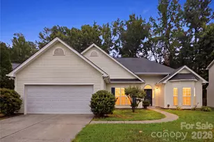 1393 Hollythorne Dr, Rock Hill, SC 29732 - Photo 1