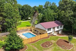 1257 Canseco Ln, Hickory, NC 28602 - Photo 1
